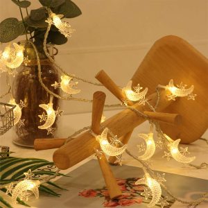 Veilleuse petites lunes en guirlande lumineuse à LED